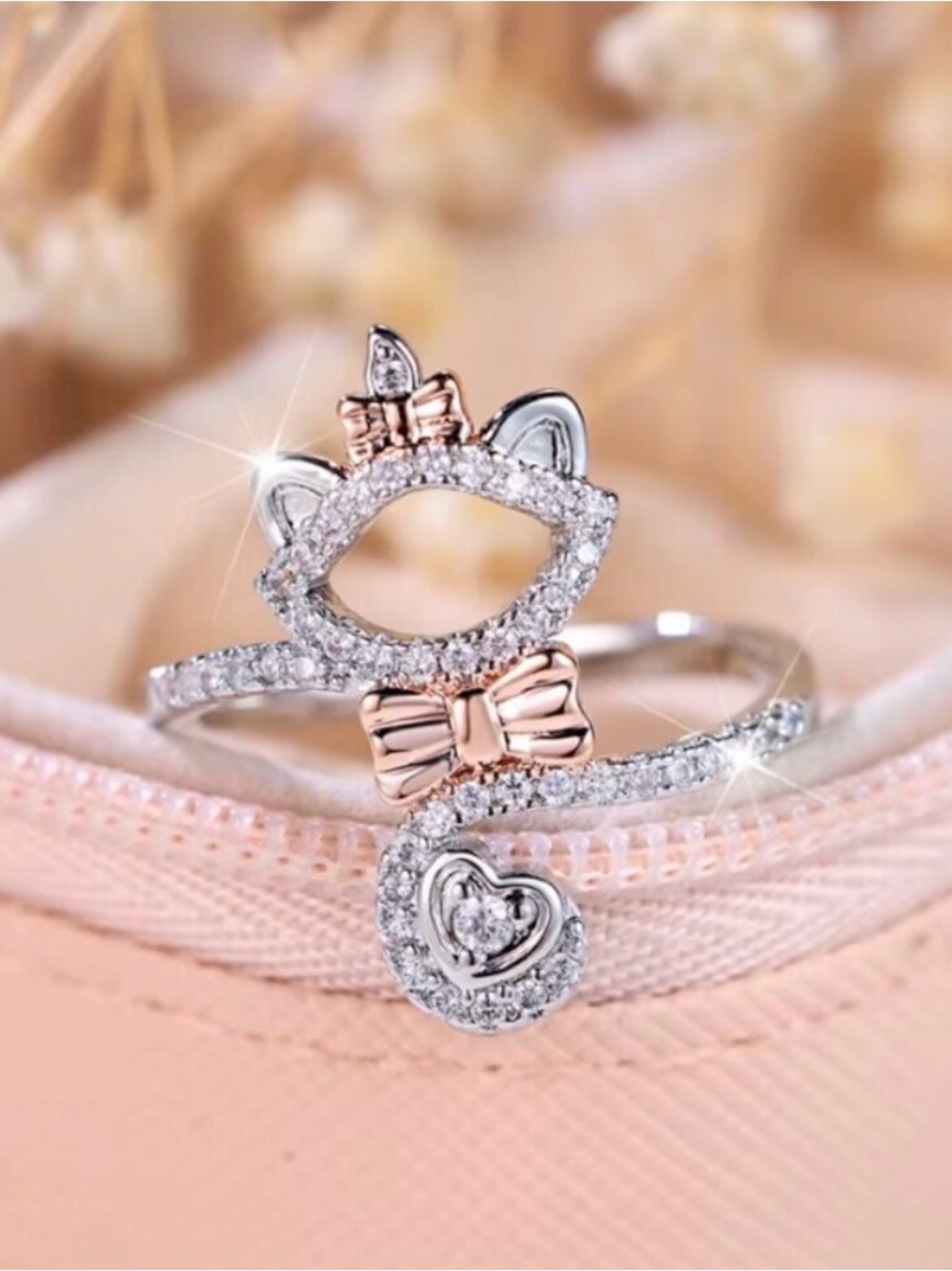 NEW 14k White Gold Cat
Diamond Ring White & Pink Cat
Ring Band